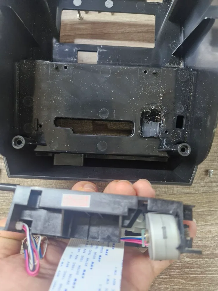Máy in bill hỏng motor cuốn giấy làm nóng chảy nhựa vỏ máy